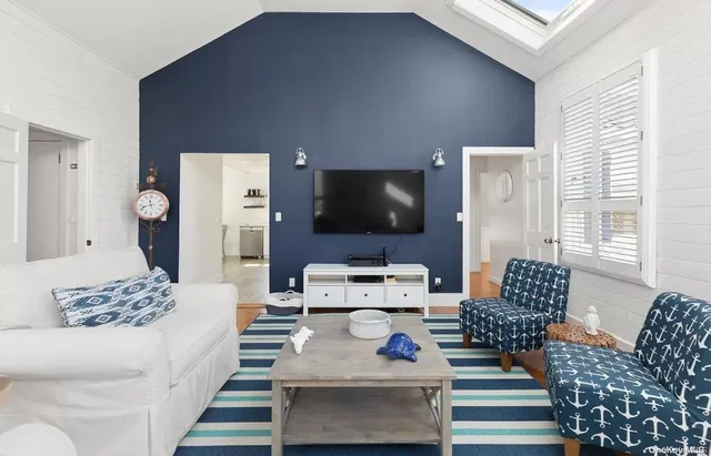 $9,500 | 603 Bayberry Walk, Ocean Beach, NY 11770