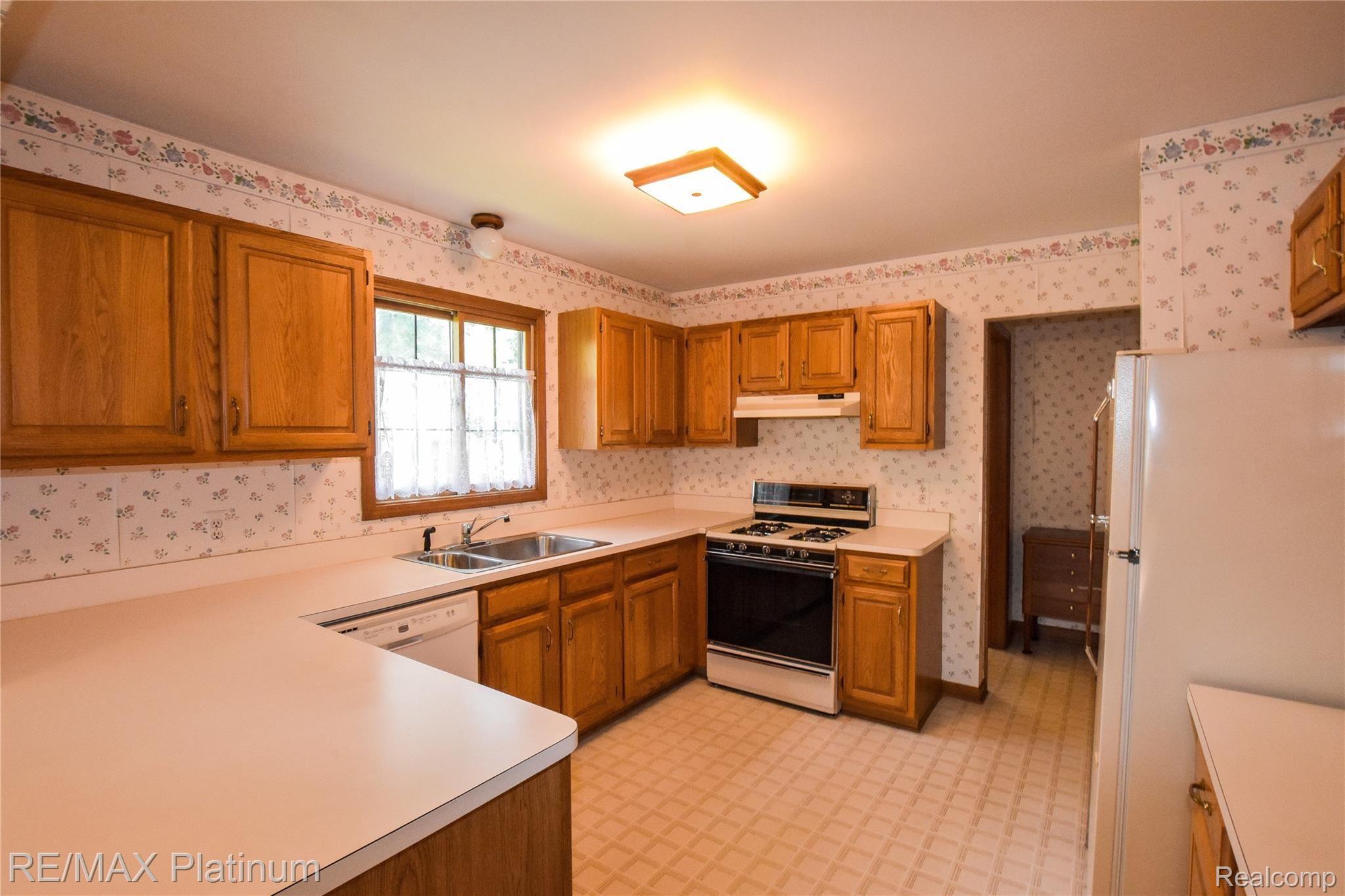 918 Ridge Court Brighton, MI 48116 - Photo 11 of 25 DSC_8306.jpg