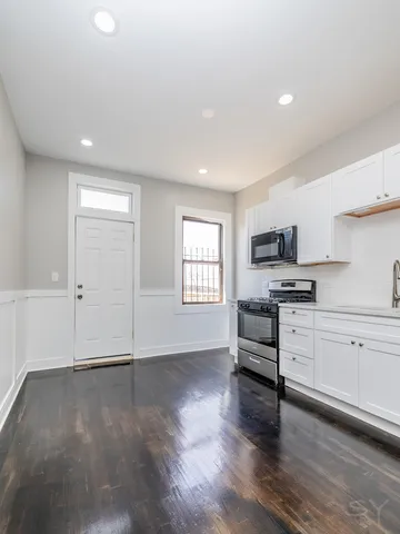 $569,000 | 3651 West Grenshaw Street, Chicago, IL 60624