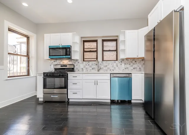 $569,000 | 3651 West Grenshaw Street, Chicago, IL 60624