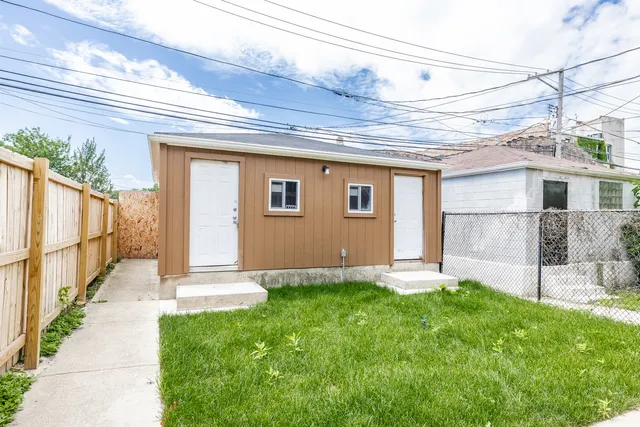 $569,000 | 3651 West Grenshaw Street, Chicago, IL 60624