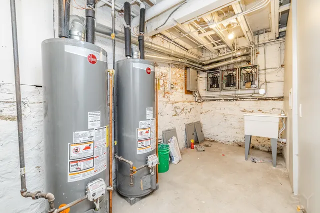 $569,000 | 3651 West Grenshaw Street, Chicago, IL 60624