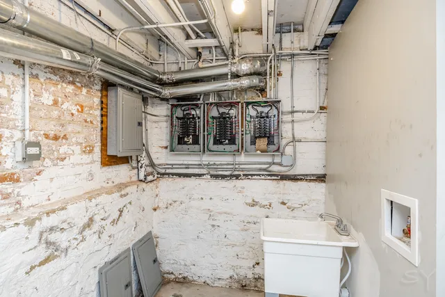 $569,000 | 3651 West Grenshaw Street, Chicago, IL 60624