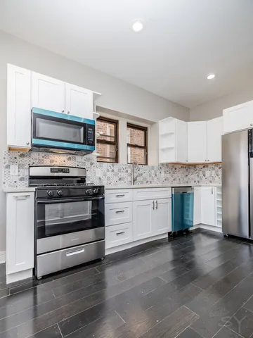 $569,000 | 3651 West Grenshaw Street, Chicago, IL 60624