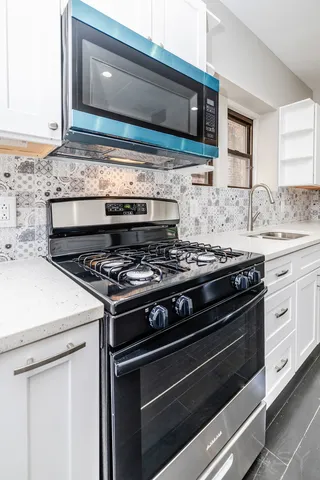 $569,000 | 3651 West Grenshaw Street, Chicago, IL 60624