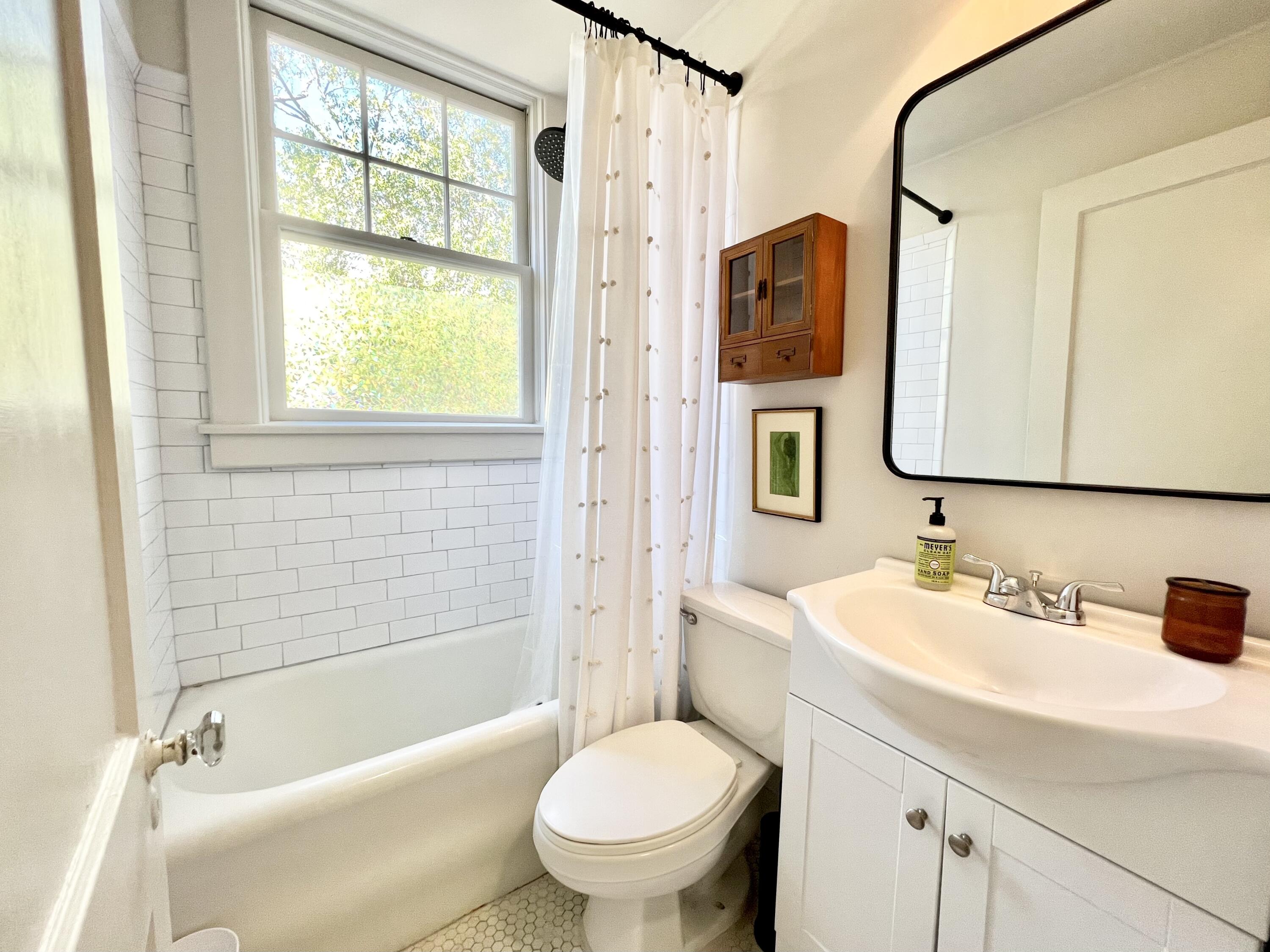 63 Rutledge Avenue, Unit 5 Charleston, SC 29401 - Photo 6 of 9 63 Rutledge Avenue #5
