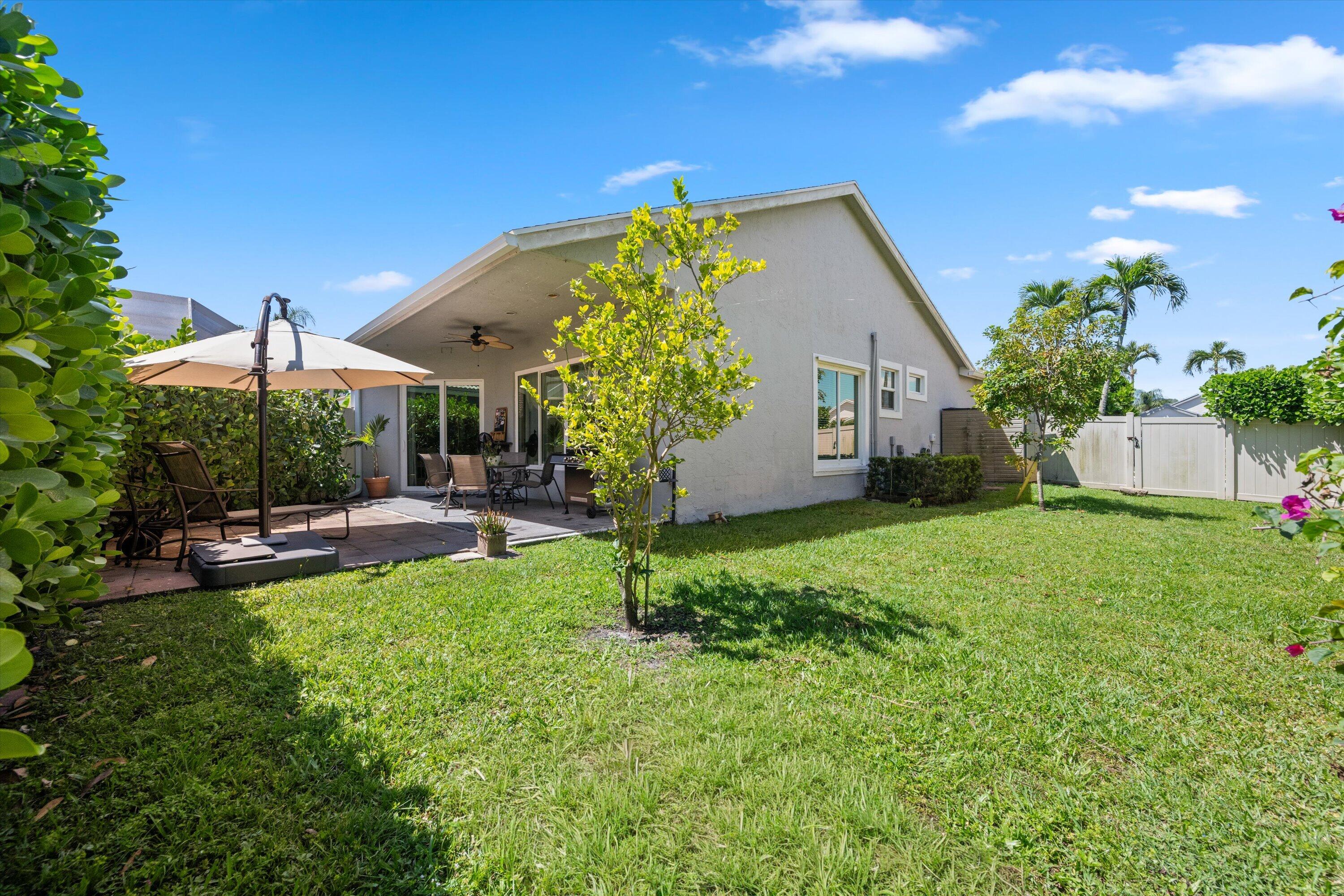 1110 Aviary Road Wellington, FL 33414 - Photo 41 of 51 exterior back
