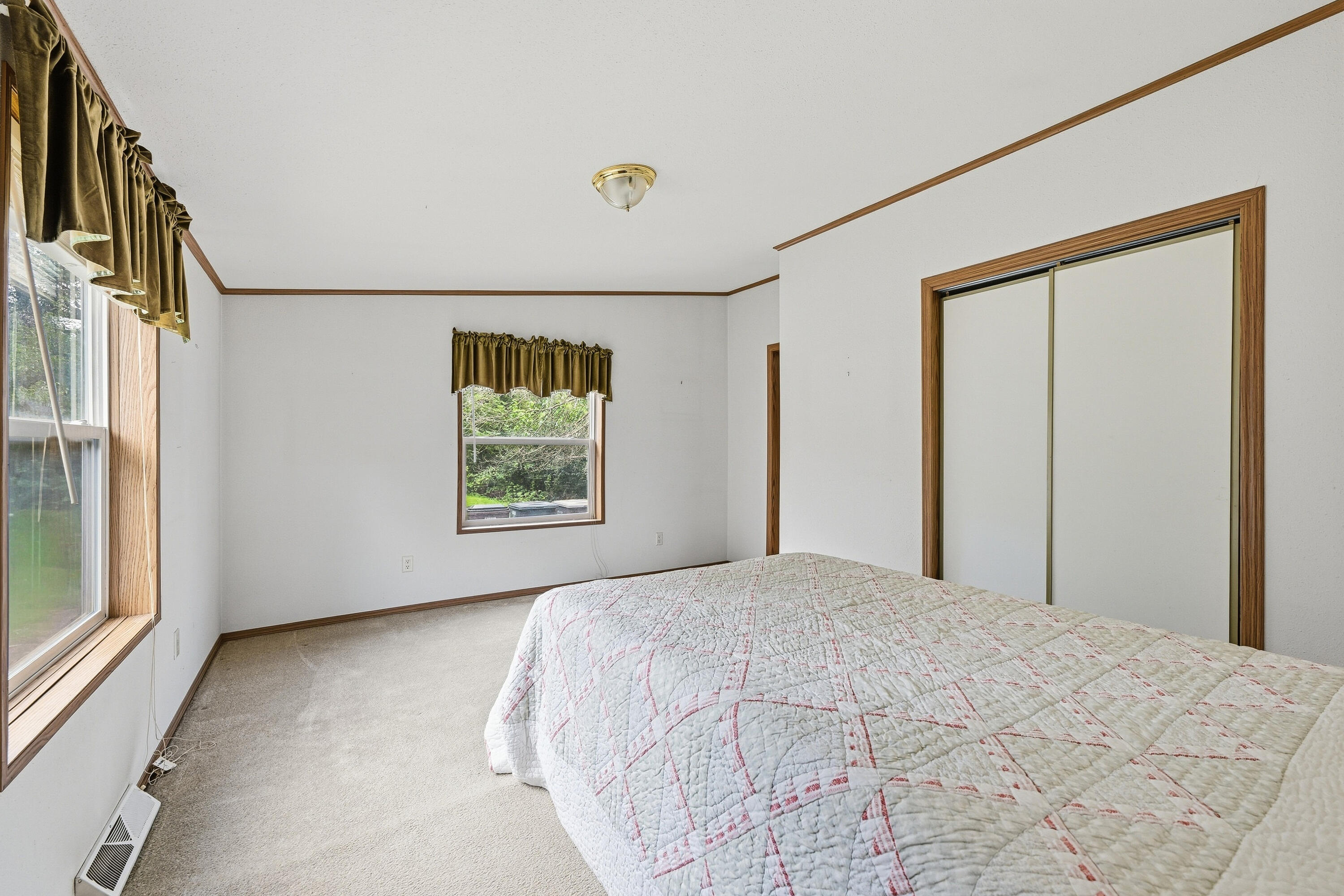 W6758 Bluff Road La Grange, WI 53190 - Photo 16 of 40 Primary Bedroom