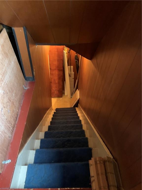 255 Southern Avenue Pittsburgh, PA 15211 - Photo 11 of 25 a view of entryway