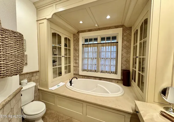 $3,600,000 | 1886 Acorn Branch Lane, Gatlinburg, TN 37738