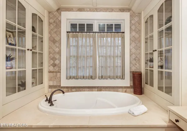 $3,600,000 | 1886 Acorn Branch Lane, Gatlinburg, TN 37738