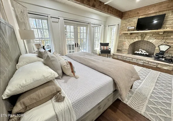 $3,600,000 | 1886 Acorn Branch Lane, Gatlinburg, TN 37738