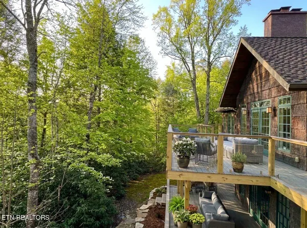 $3,600,000 | 1886 Acorn Branch Lane, Gatlinburg, TN 37738
