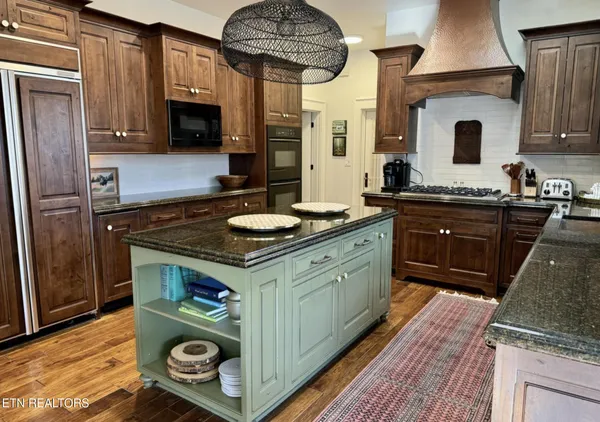 $3,600,000 | 1886 Acorn Branch Lane, Gatlinburg, TN 37738