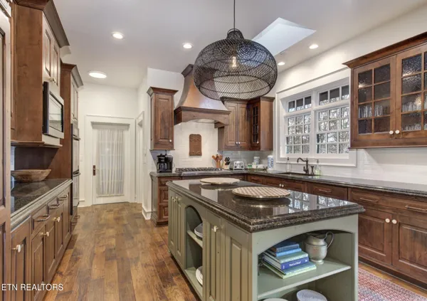 $3,600,000 | 1886 Acorn Branch Lane, Gatlinburg, TN 37738