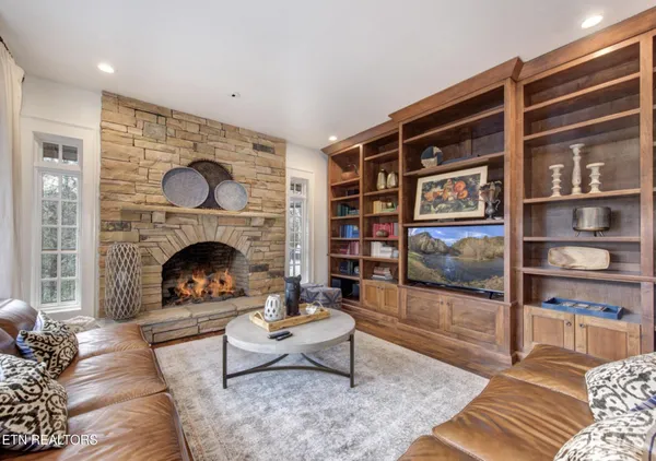 $3,600,000 | 1886 Acorn Branch Lane, Gatlinburg, TN 37738