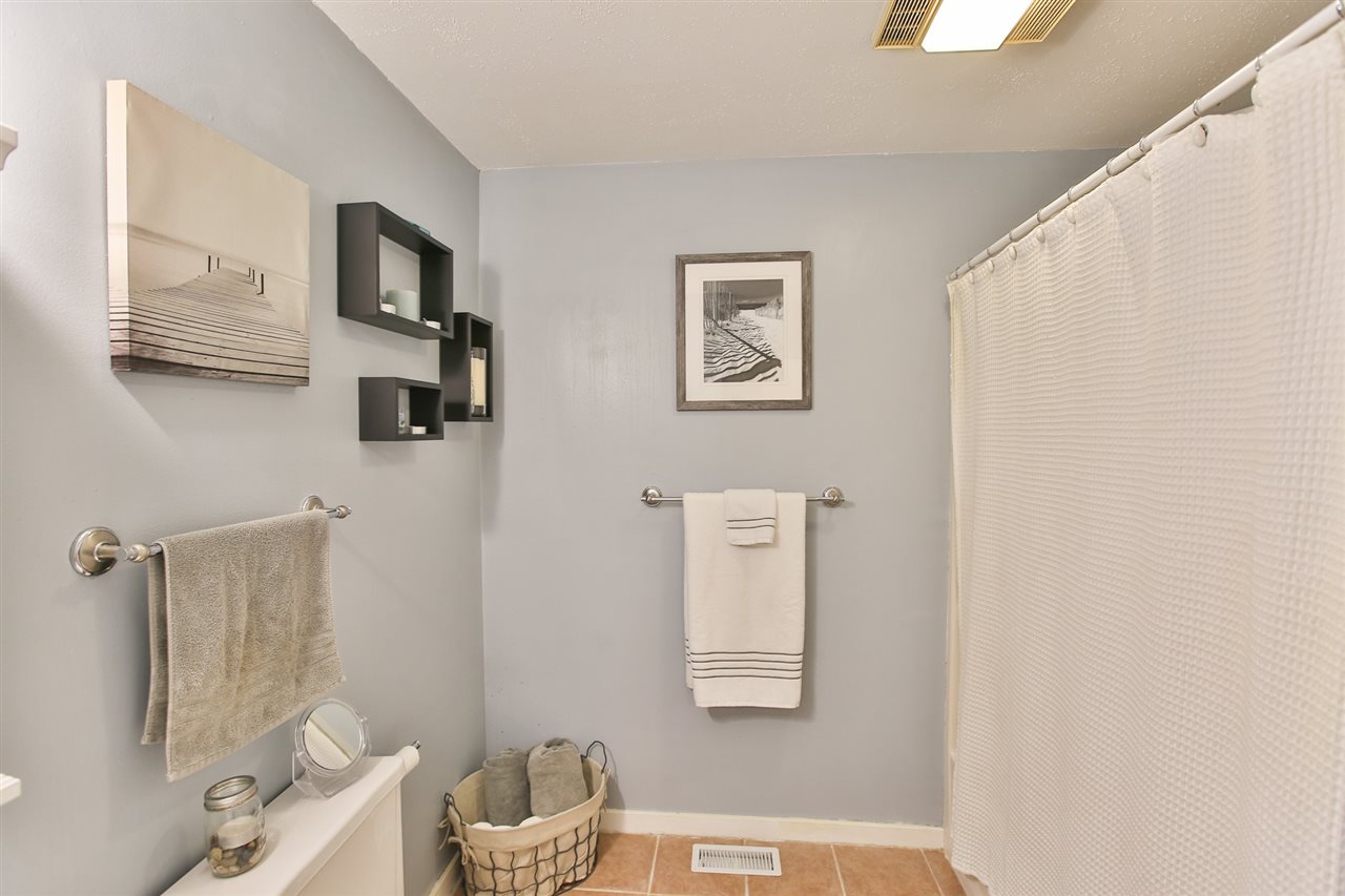 52 Thornhill Road Stratham, NH 03885 - Photo 15 of 22