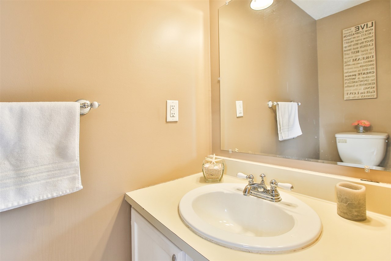 52 Thornhill Road Stratham, NH 03885 - Photo 7 of 22
