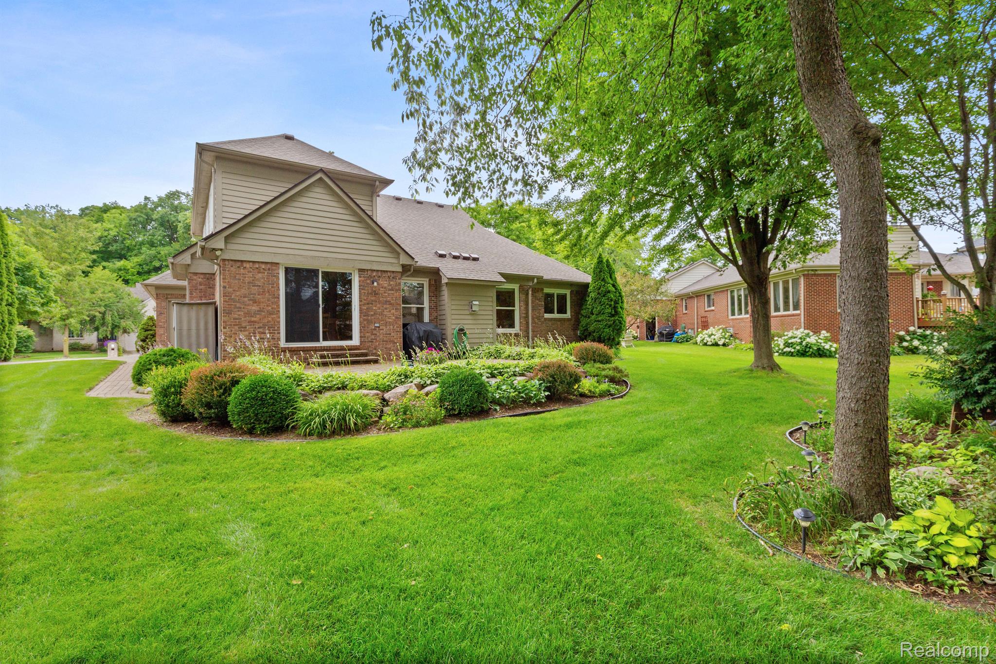 2017 Roundtree Rochester, MI 48307 - Photo 36 of 36 Gallery Image 36