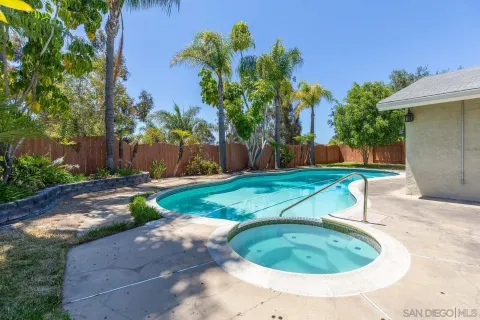 $1,549,000 | 10325 Avenida Magnifica, San Diego, CA 92131