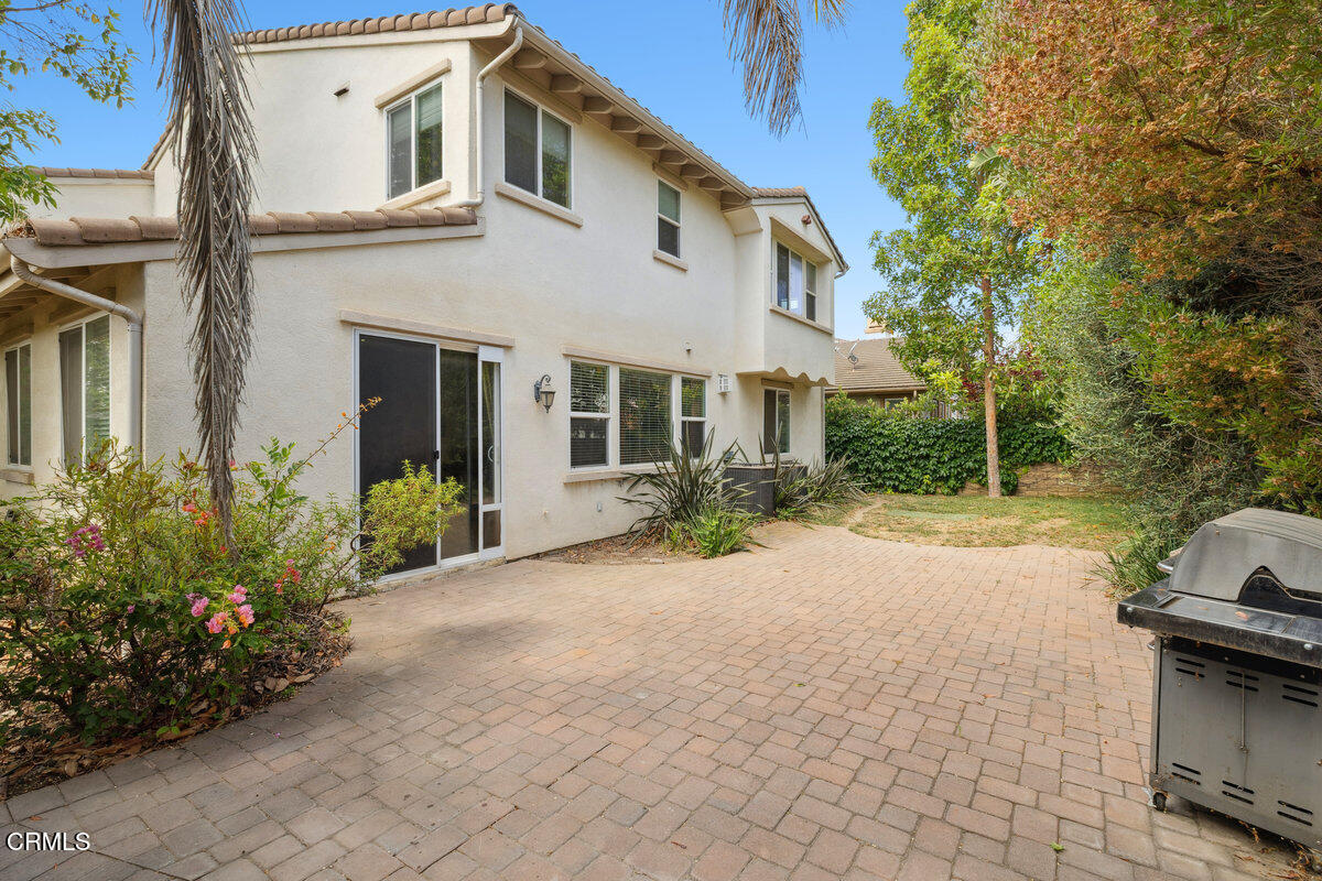 3401 Aviara Lane Oxnard, CA 93036 - Photo 38 of 55 a view of a house with backyard and sitting area