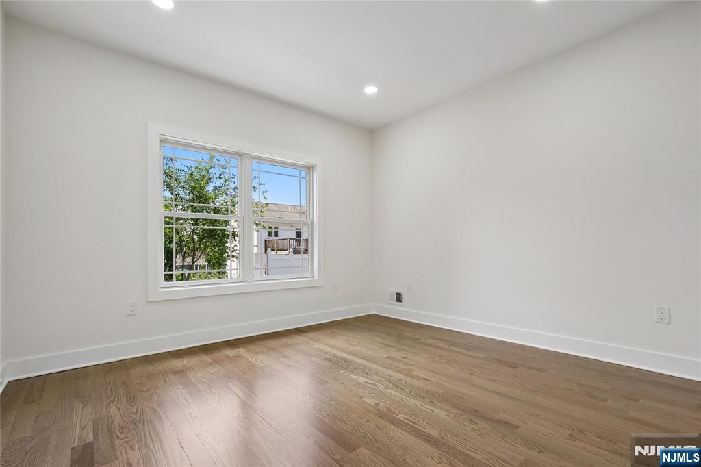 318 East Halsey Road Parsippany, NJ 07054 - Photo 24 of 38