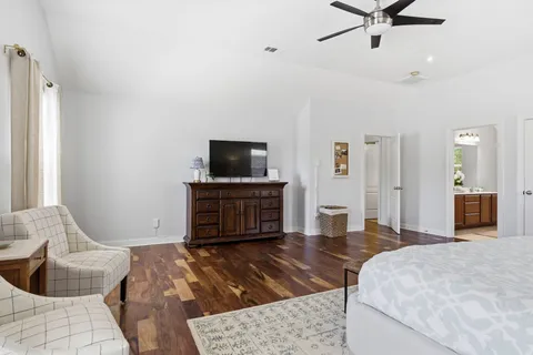 $689,900 | 7213 Riverfront Drive, Nashville, TN 37221