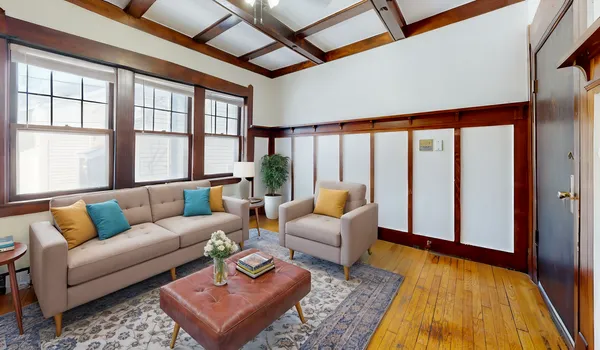 $1,445 | 604 Holly Avenue, Unit 204, St. Paul, MN 55102