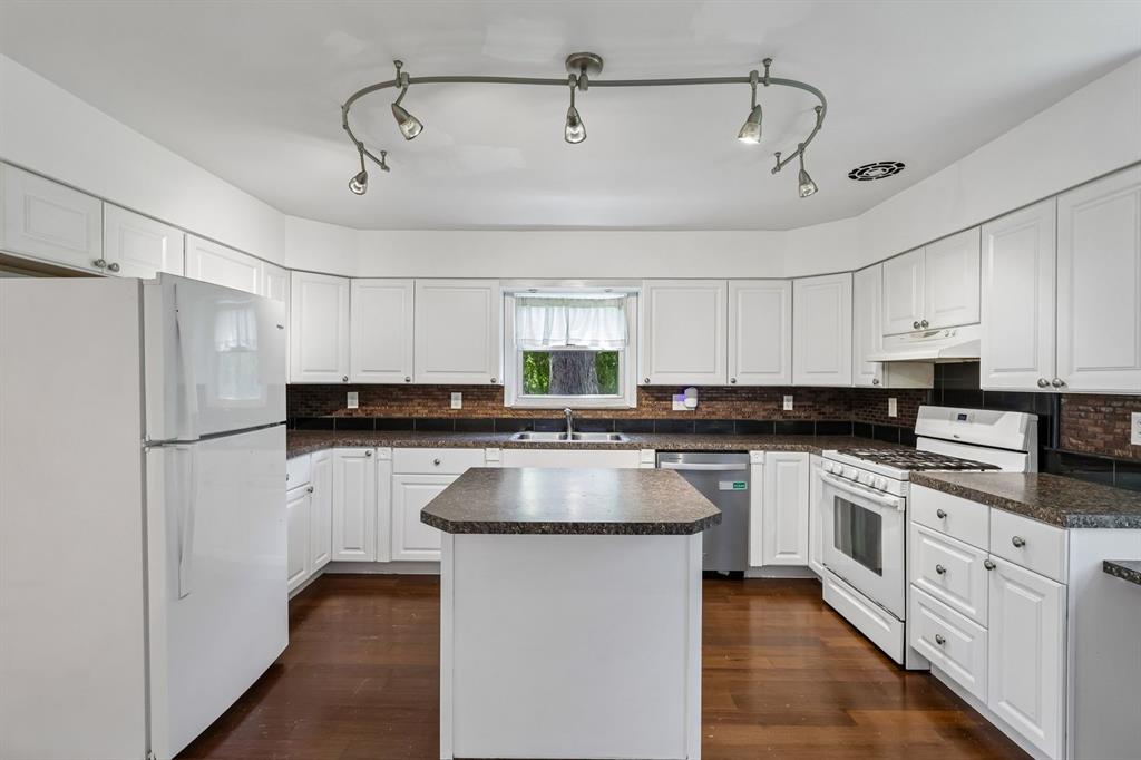 880 Fairview Road Pittsburgh, PA 15238 - Photo 11 of 46 Gallery Image 11