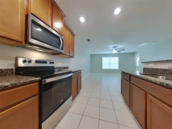 $1,849 | 540 Red Dusk Paint Drive, La Marque, TX 77568