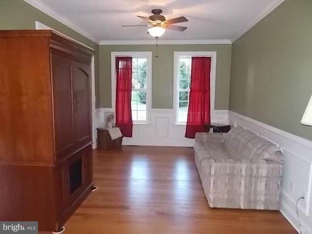 18619 Falls Road Hampstead, MD 21074 - Photo 14 of 30 Living Room