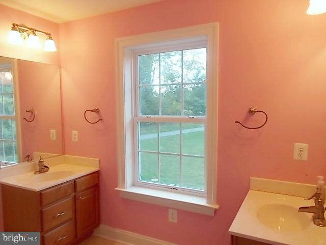 18619 Falls Road Hampstead, MD 21074 - Photo 22 of 30 Bath