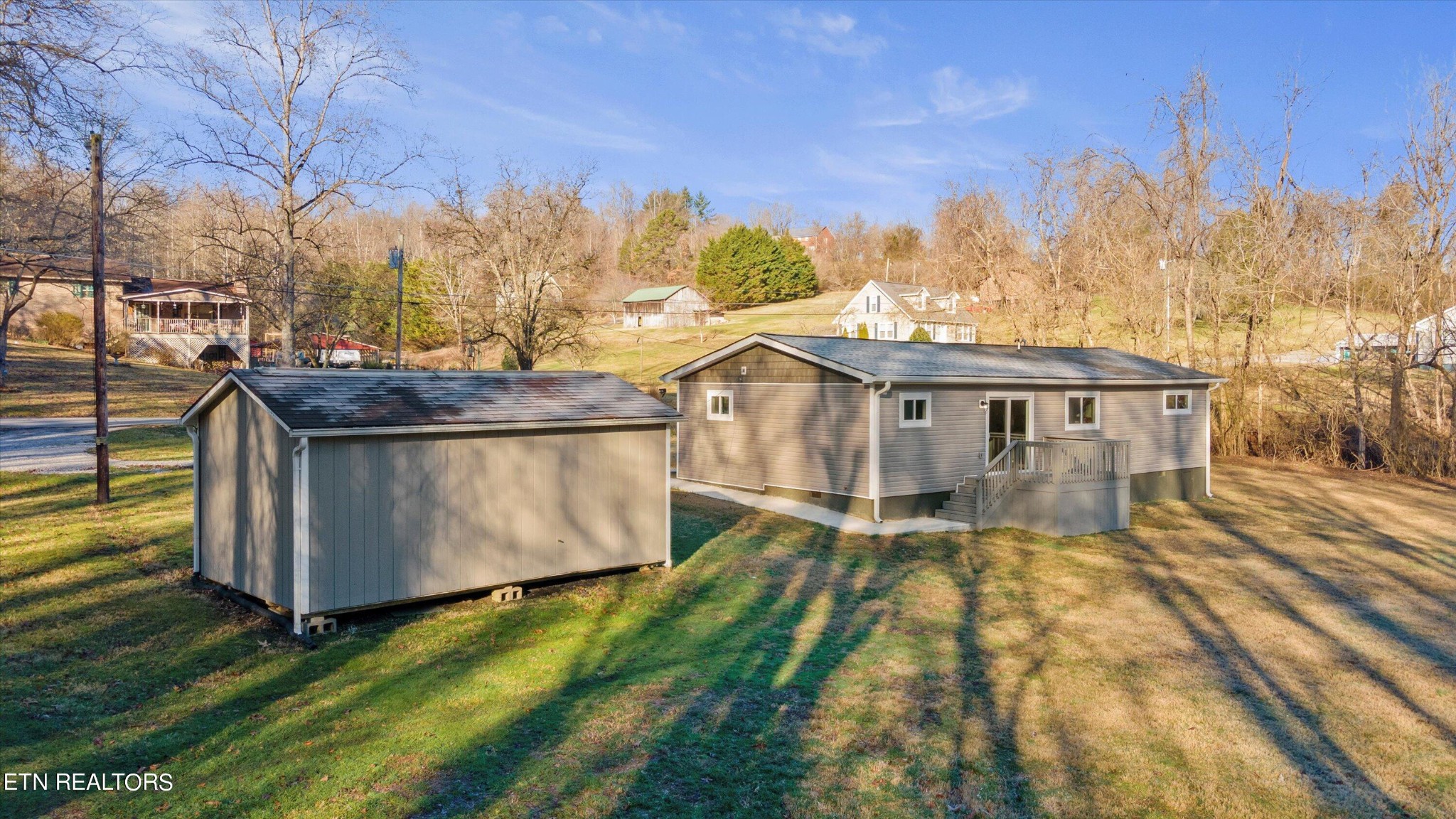 233 Woolsey Road Harriman, TN 37748 - Photo 2 of 28 Gallery Image 2