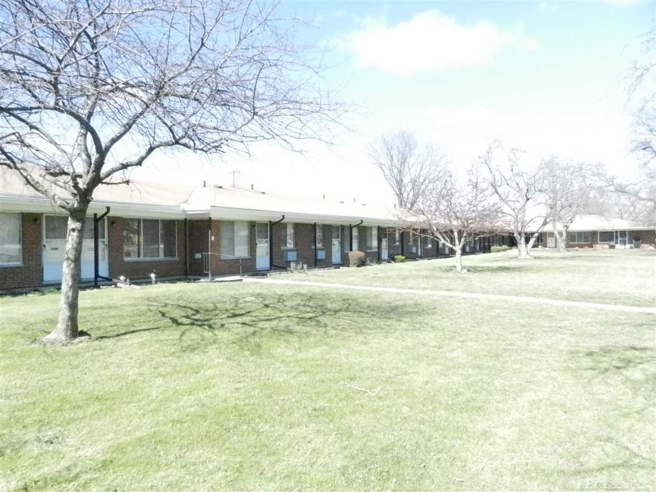 24301 Kelly Road, Unit 104 Eastpointe, MI 48021 - Photo 4 of 28