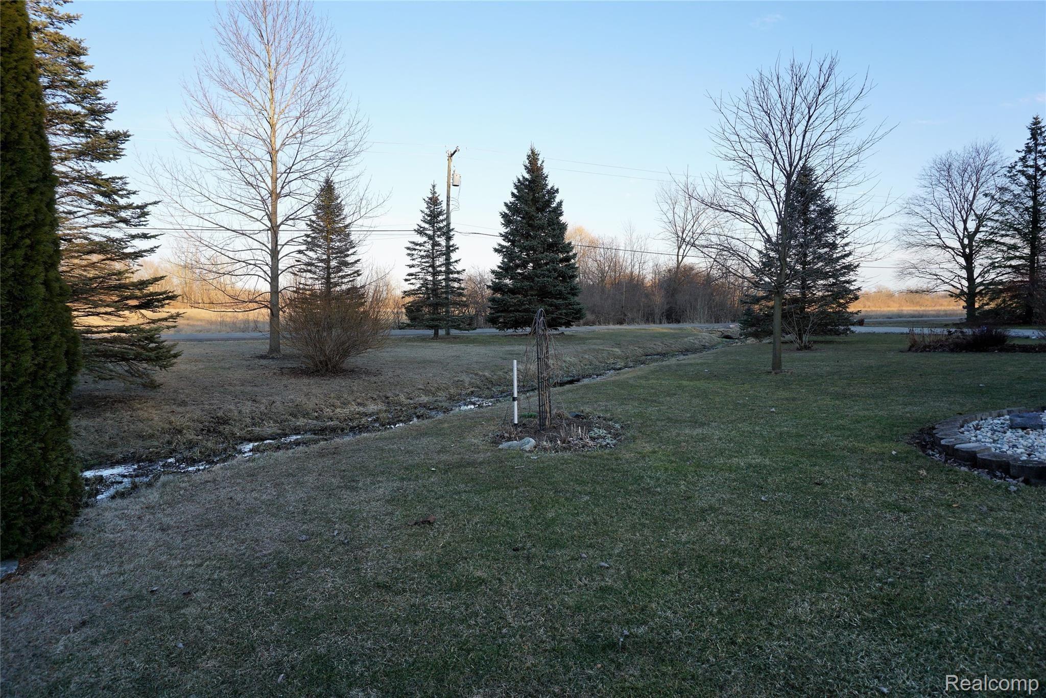 26100 Romine Road New Boston, MI 48164 - Photo 38 of 46 DSC02267 (1).JPG
