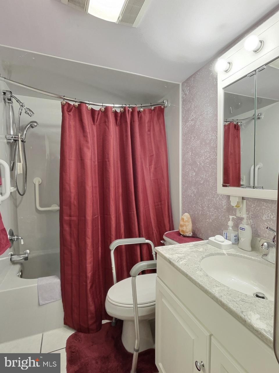 84 Welsh Tract Road, Unit 205 Newark, DE 19713 - Photo 8 of 14 Updated Bath