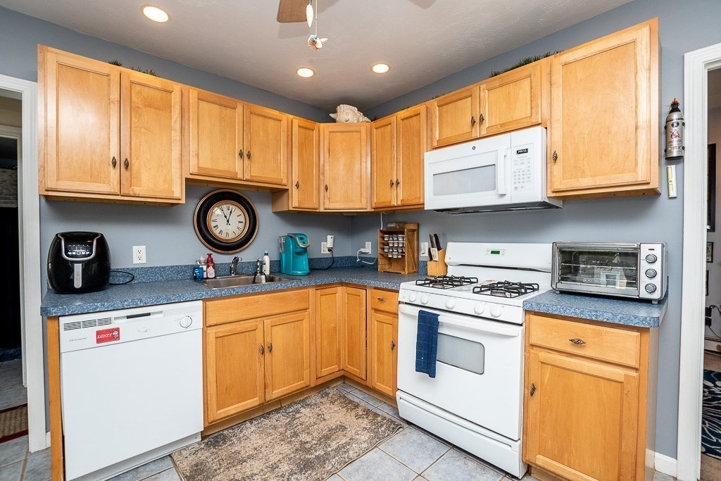 120 Swifts Beach Road Wareham, MA 02571 - Photo 6 of 29