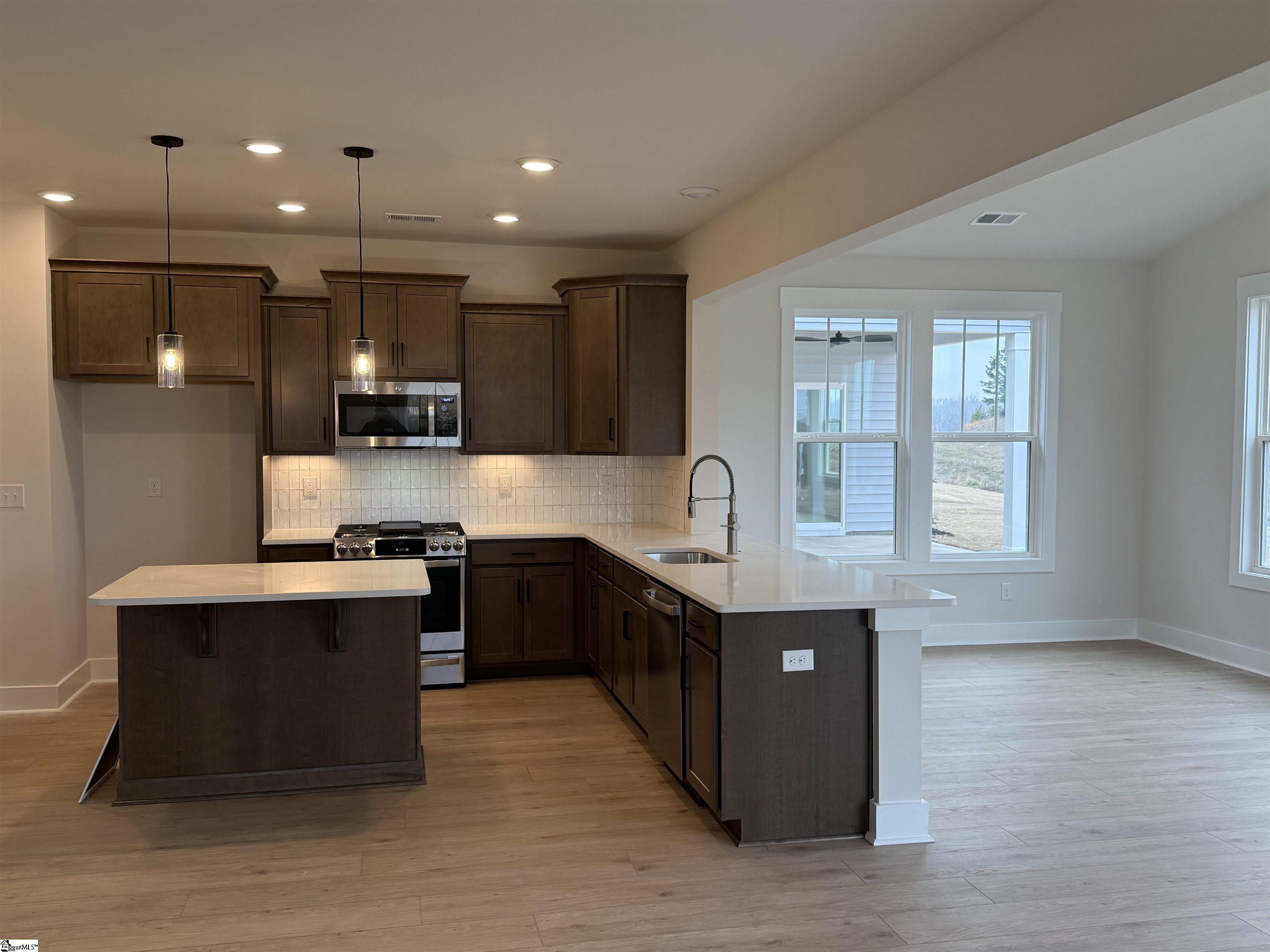 114 Terpack Circle Gray Court, SC 29645 - Photo 2 of 10