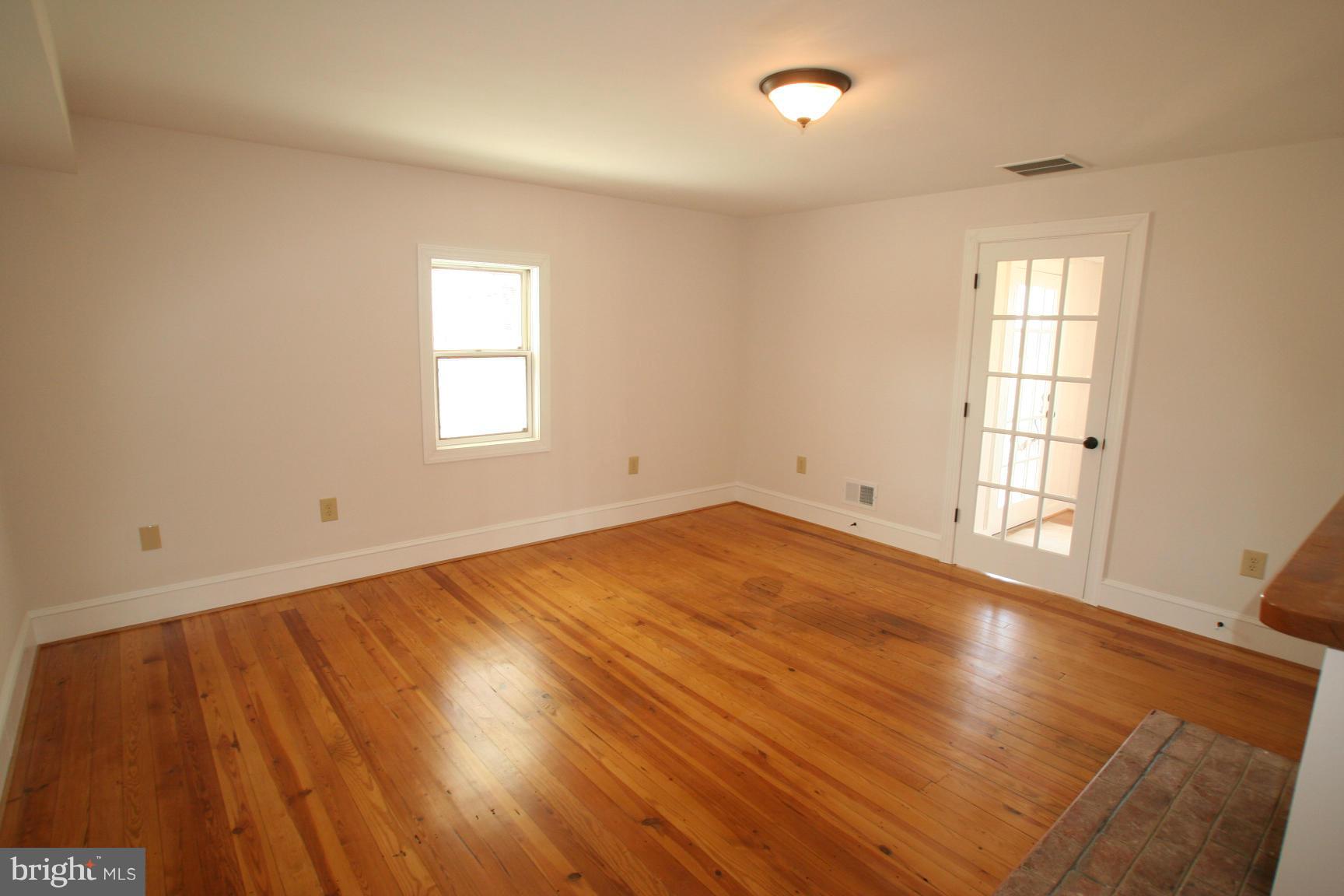 11221 Elk Run Road Catlett, VA 20119 - Photo 11 of 30 Bonus/Living Room