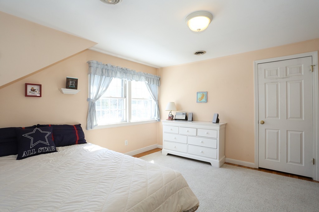 10 Valley View Road Wayland, MA 01778 - Photo 16 of 22 Gallery Image 16