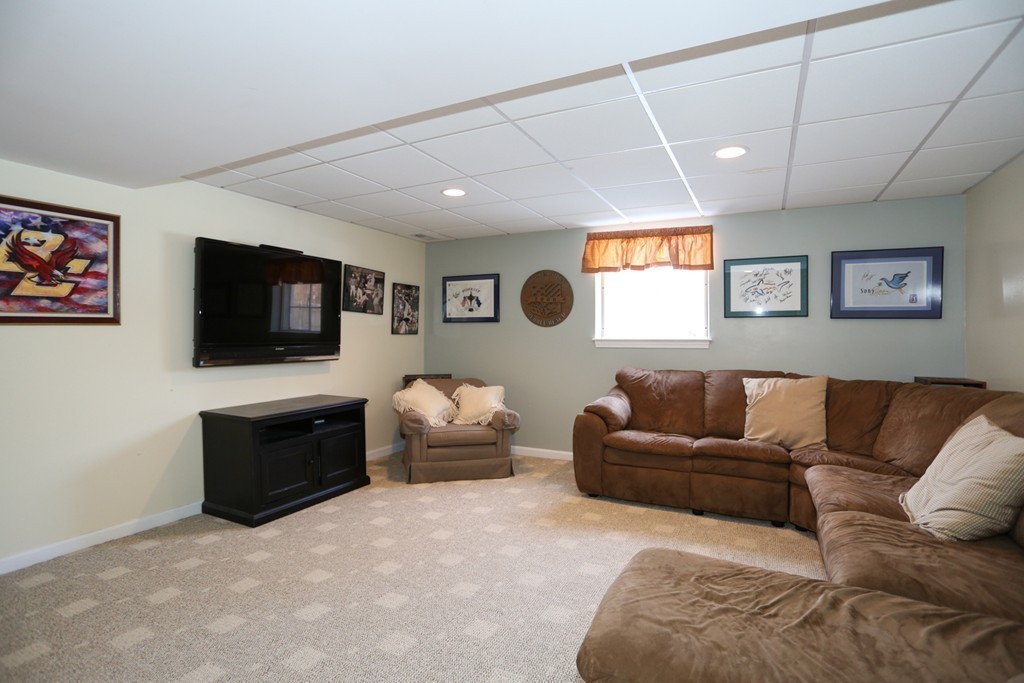 10 Valley View Road Wayland, MA 01778 - Photo 19 of 22 Gallery Image 19