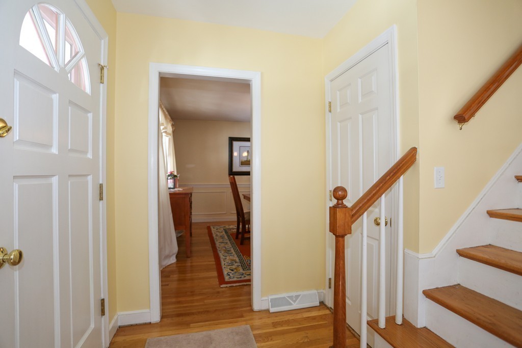 10 Valley View Road Wayland, MA 01778 - Photo 3 of 22 Gallery Image 3