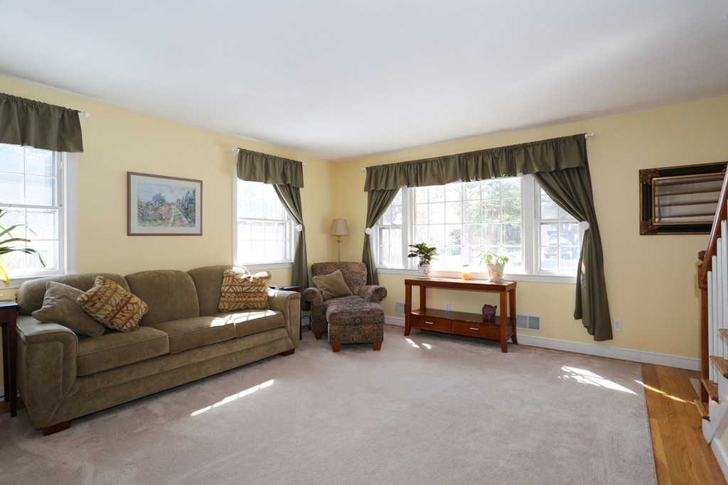 10 Valley View Road Wayland, MA 01778 - Photo 4 of 22 Gallery Image 4