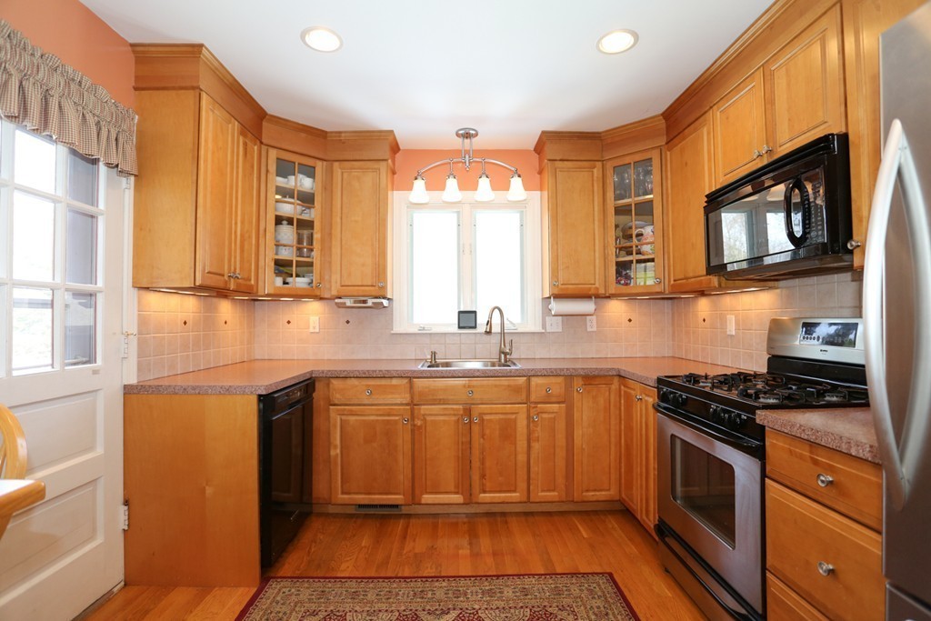 10 Valley View Road Wayland, MA 01778 - Photo 7 of 22 Gallery Image 7