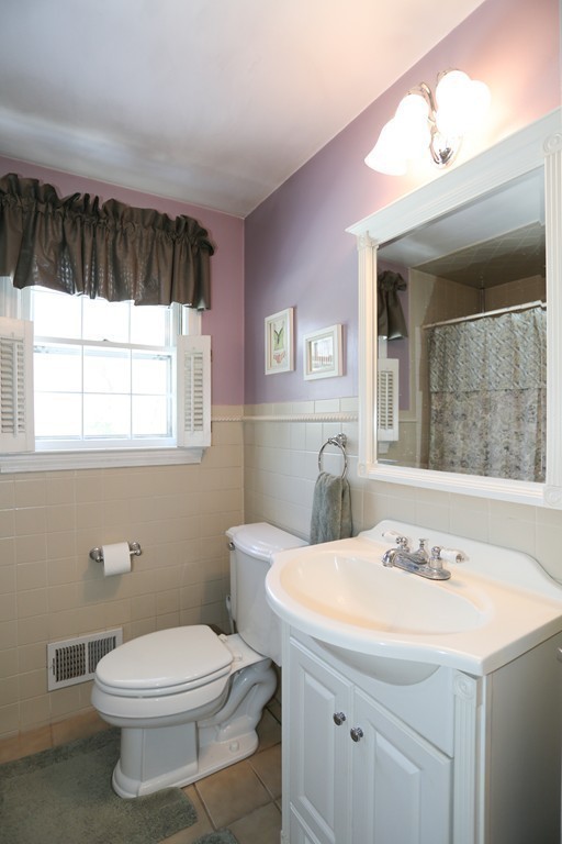 10 Valley View Road Wayland, MA 01778 - Photo 10 of 22 Gallery Image 10