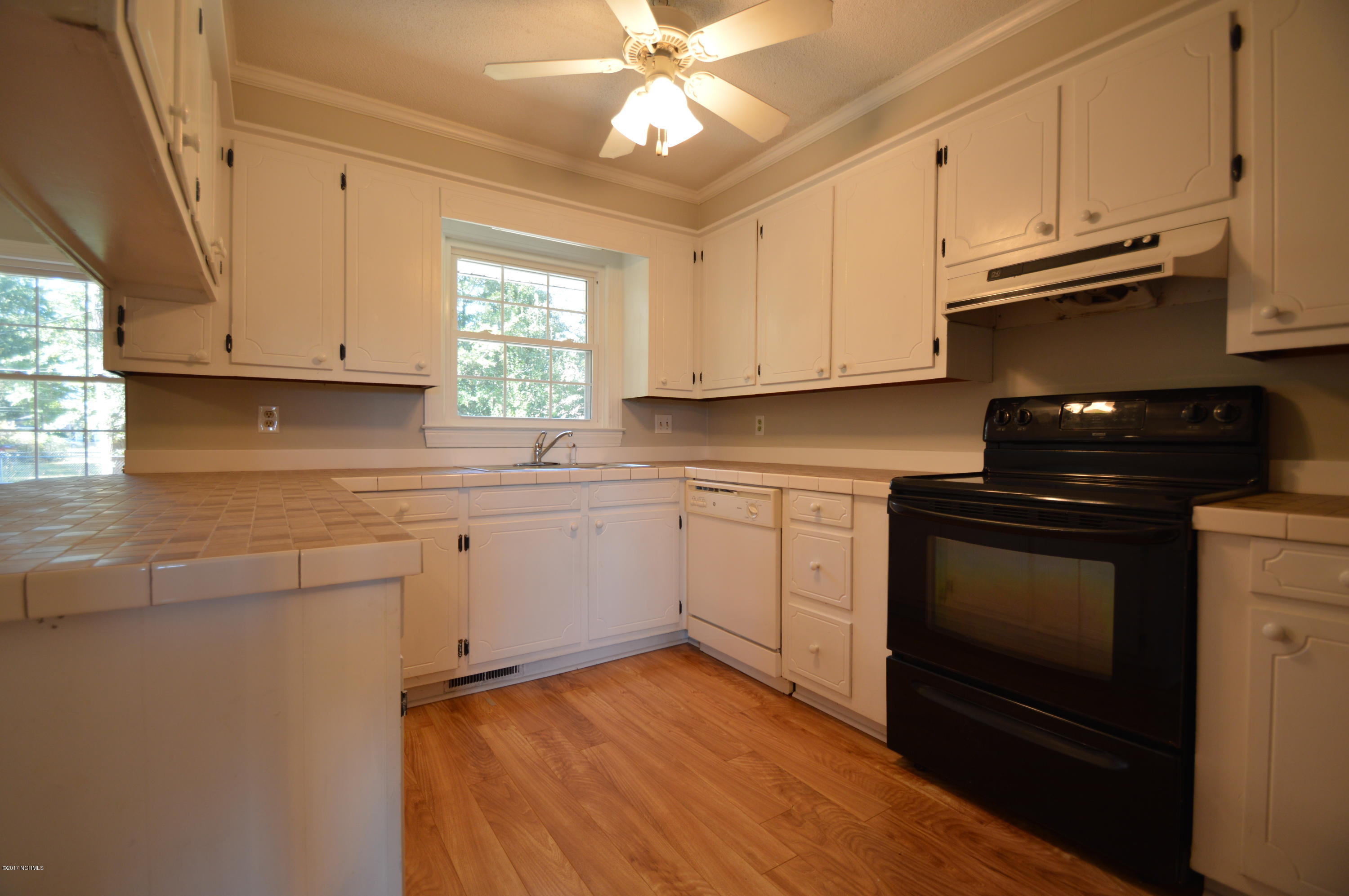 4214 Pine Forest Road Ayden, NC 28513 - Photo 10 of 32 10