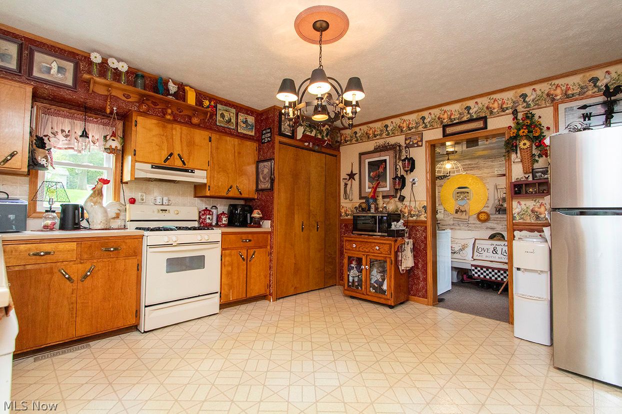 4054 South Medina Line Road Barberton, OH 44203 - Photo 7 of 38