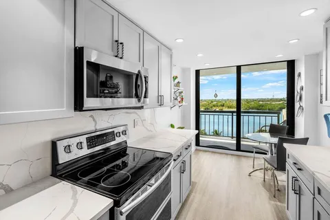 $979,000 | 2003 North Ocean Boulevard, Unit 904, Boca Raton, FL 33431