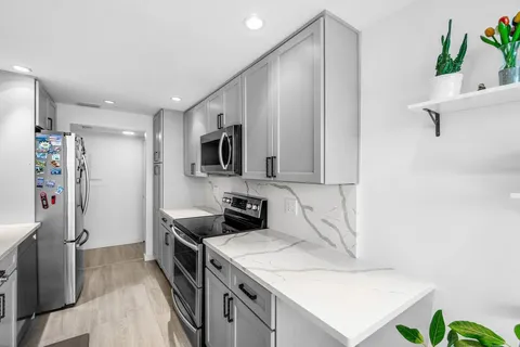 $979,000 | 2003 North Ocean Boulevard, Unit 904, Boca Raton, FL 33431