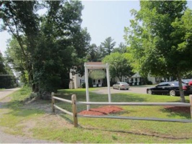 1025 South Mammoth Road, Unit 4 Manchester, NH 03109 - Photo 2 of 17